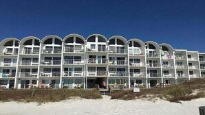 Exterior - Sand-Level Serenity C3–Beachfront-Sleeps 4 (Panama City Beach)