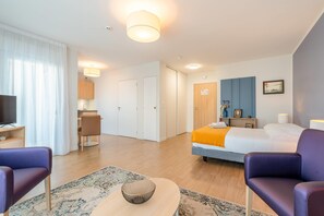 Standard Room, 1 Queen Bed, Non Smoking - Quality Suites Rochefort (Rochefort)