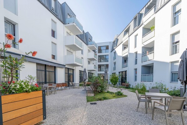 Exterior - Quality Suites Rochefort (Rochefort)