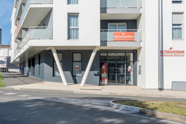 Exterior - Quality Suites Rochefort (Rochefort)