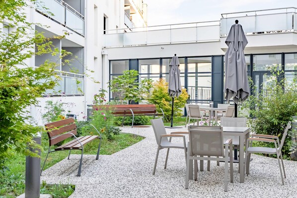 Exterior - Quality Suites Rochefort (Rochefort)