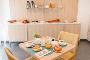 Daily continental breakfast for a fee - Quality Aparthotel Bourgoin-Jallieu (Bourgoin-Jallieu)