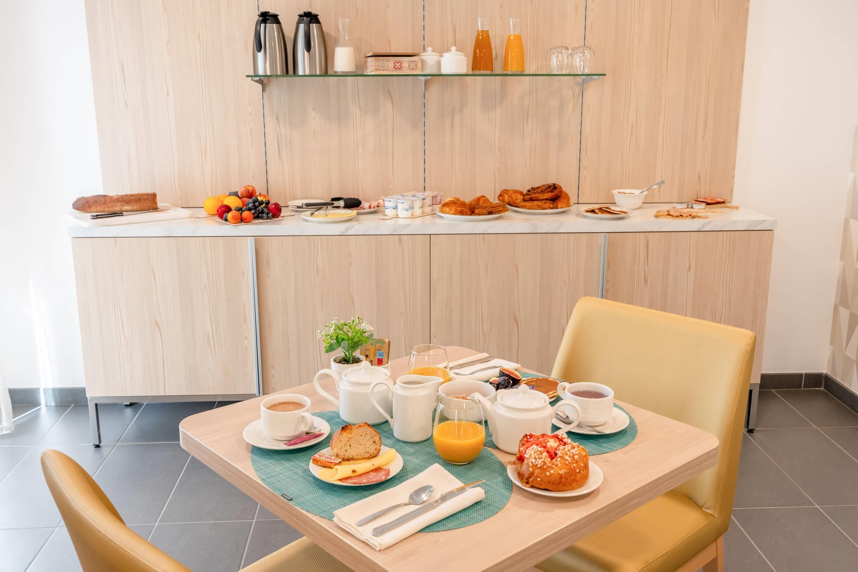 Daily continental breakfast for a fee