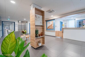 Lobby - Quality Suites Bourgoin-Jallieu (Bourgoin-Jallieu)