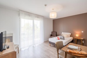 Standard Room, 1 Queen Bed, Non Smoking