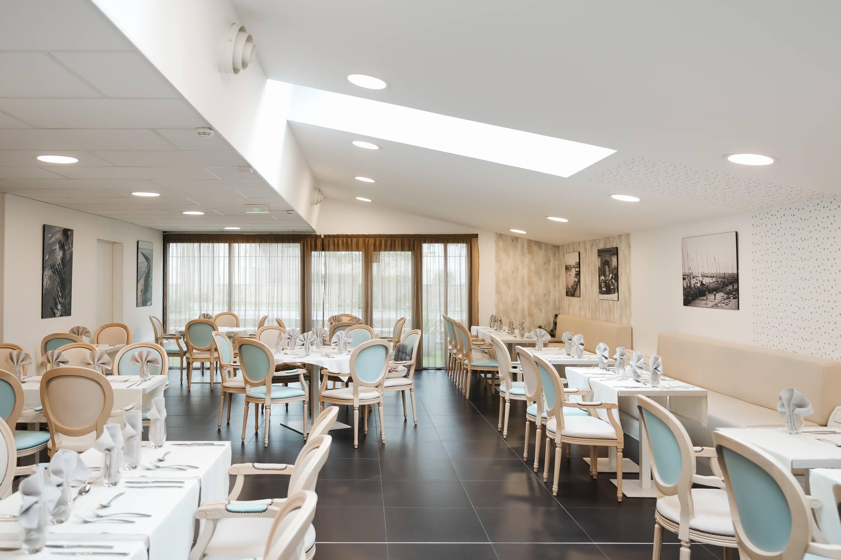 Petit déjeuner continental servi tous les jours en supplément