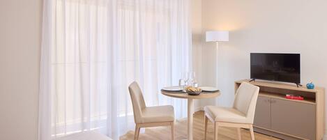 Standard Room, 1 Queen Bed, Non Smoking