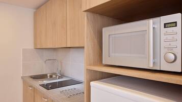 Habitación, 1 cama Queen size y sofá cama, para no fumadores (Upgrade) | Wifi gratis y ropa de cama