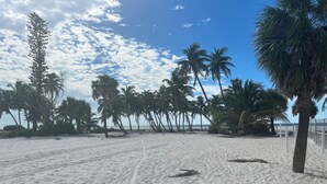Una playa cerca
