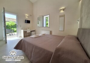 Basic Double Room, Garden View | Soundproofing, free WiFi