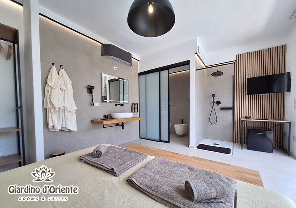 Superior Room, Patio, Garden View | Soundproofing, free WiFi - Giardino D'Oriente Rooms & Suites (Otranto)