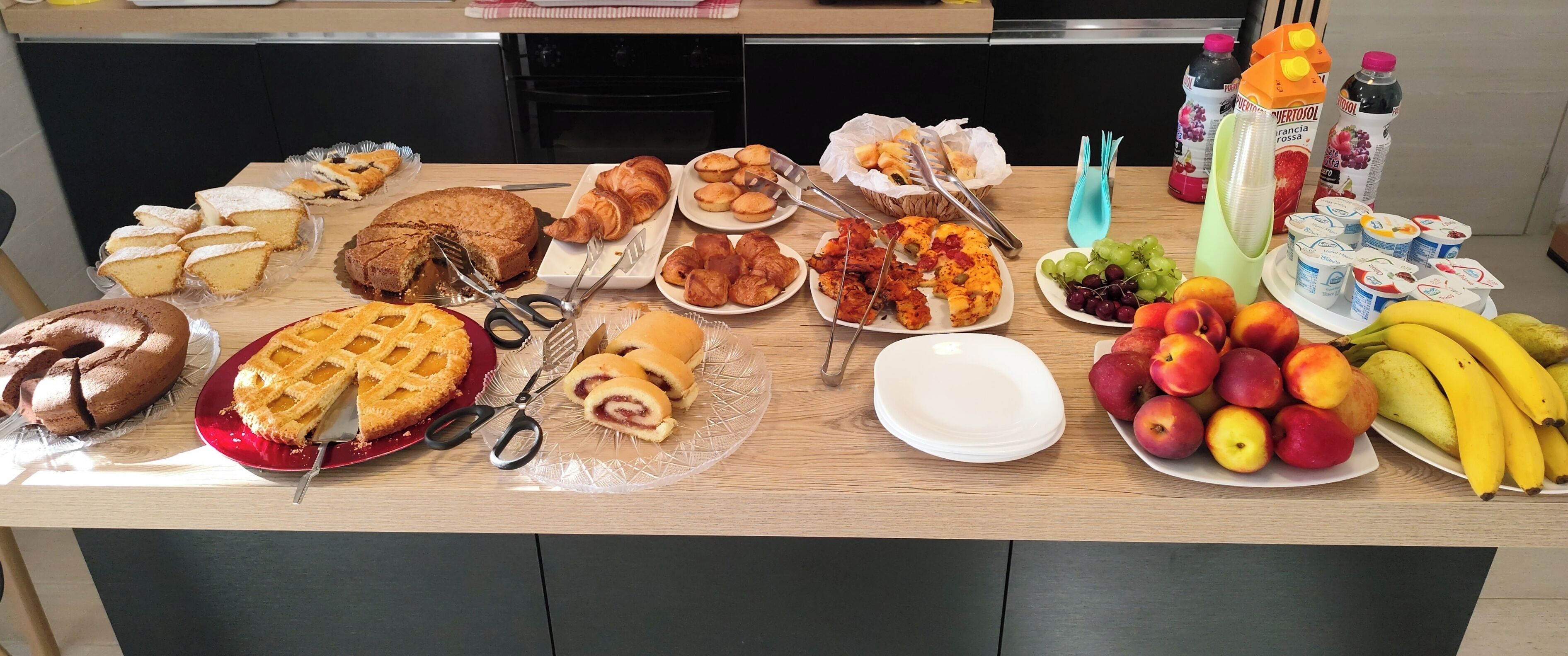 Café da manhã com buffet grátis todos os dias