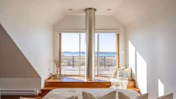 7 chambres, bureau, fer et planche à repasser, lit parapluie