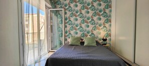 Room - Stay for 2 people in a cozy studio (Saint-Raphaël)