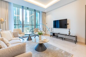 TV - Burj Khalifa Views, Walking Distance to Dubai Mall and Downtown Boulevard (Dubai)