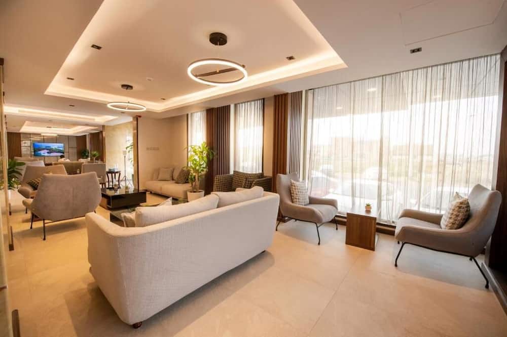 Golden Rose Hotel