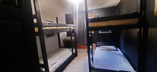 Dormitorio compartido | Wifi gratis