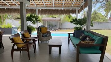 Familienhaus, Balkon, Gartenblick | Terrasse/Patio