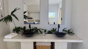 Rumah Keluarga, balkon, pemandangan kebun | Kamar mandi