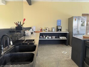 Family House, Balcony, Garden View | Private kitchen