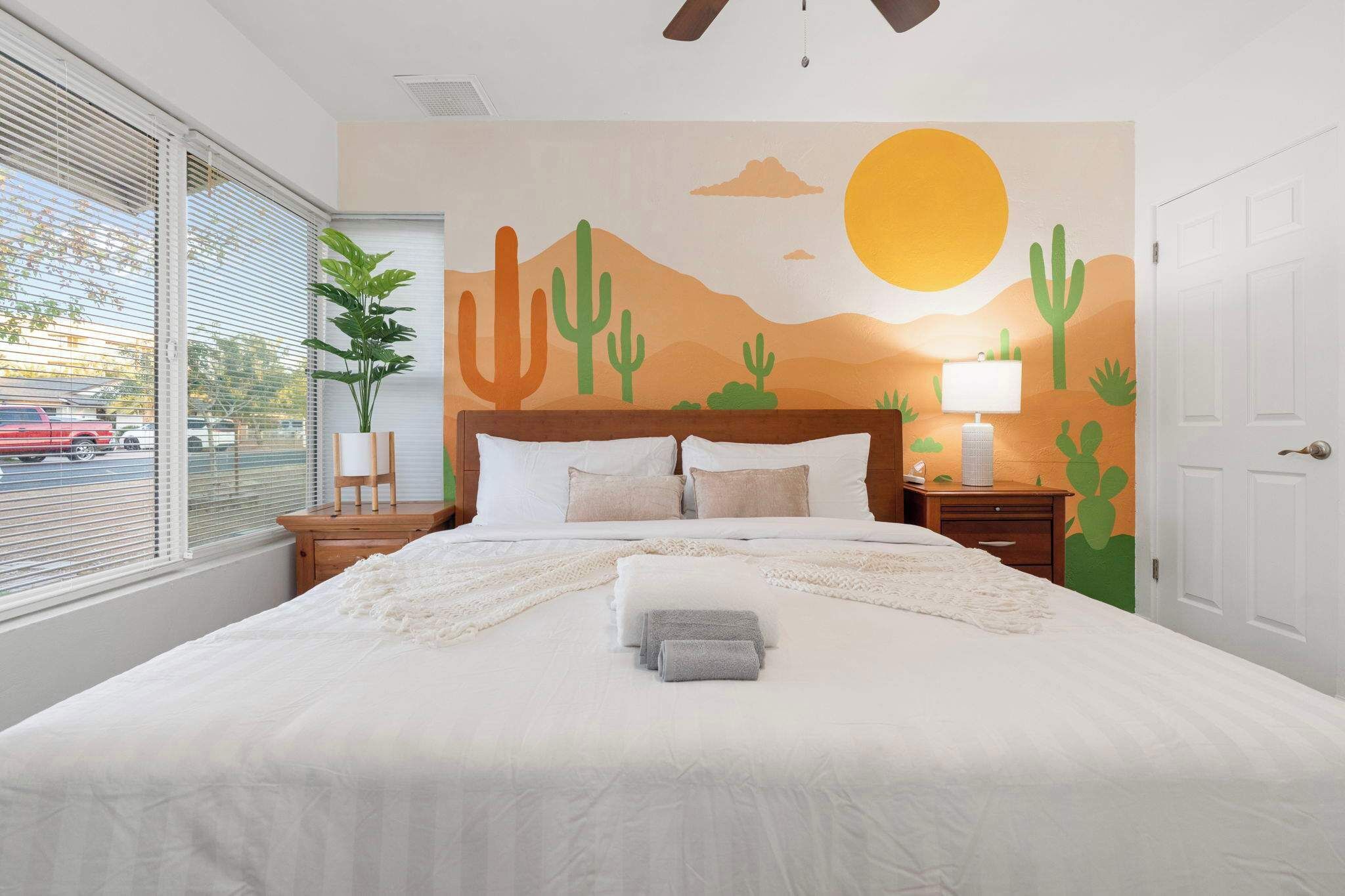 5 bedrooms, WiFi, bed sheets