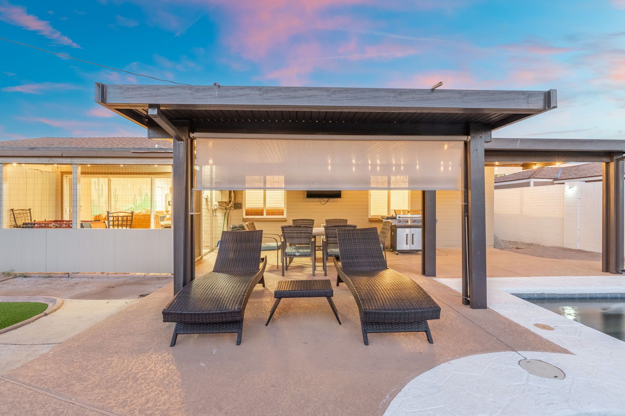 Outdoor dining