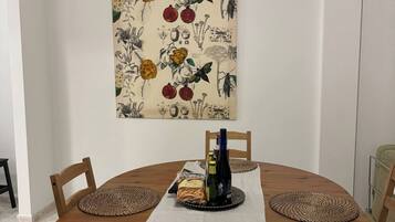 House, 2 Bedrooms, Accessible | Dining room