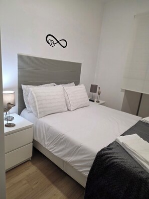 3 bedrooms, iron/ironing board, Internet, bed sheets