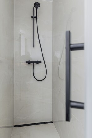 Shower, hair dryer, towels, soap - Deluxe Apartment near Old Town (Bratislava)