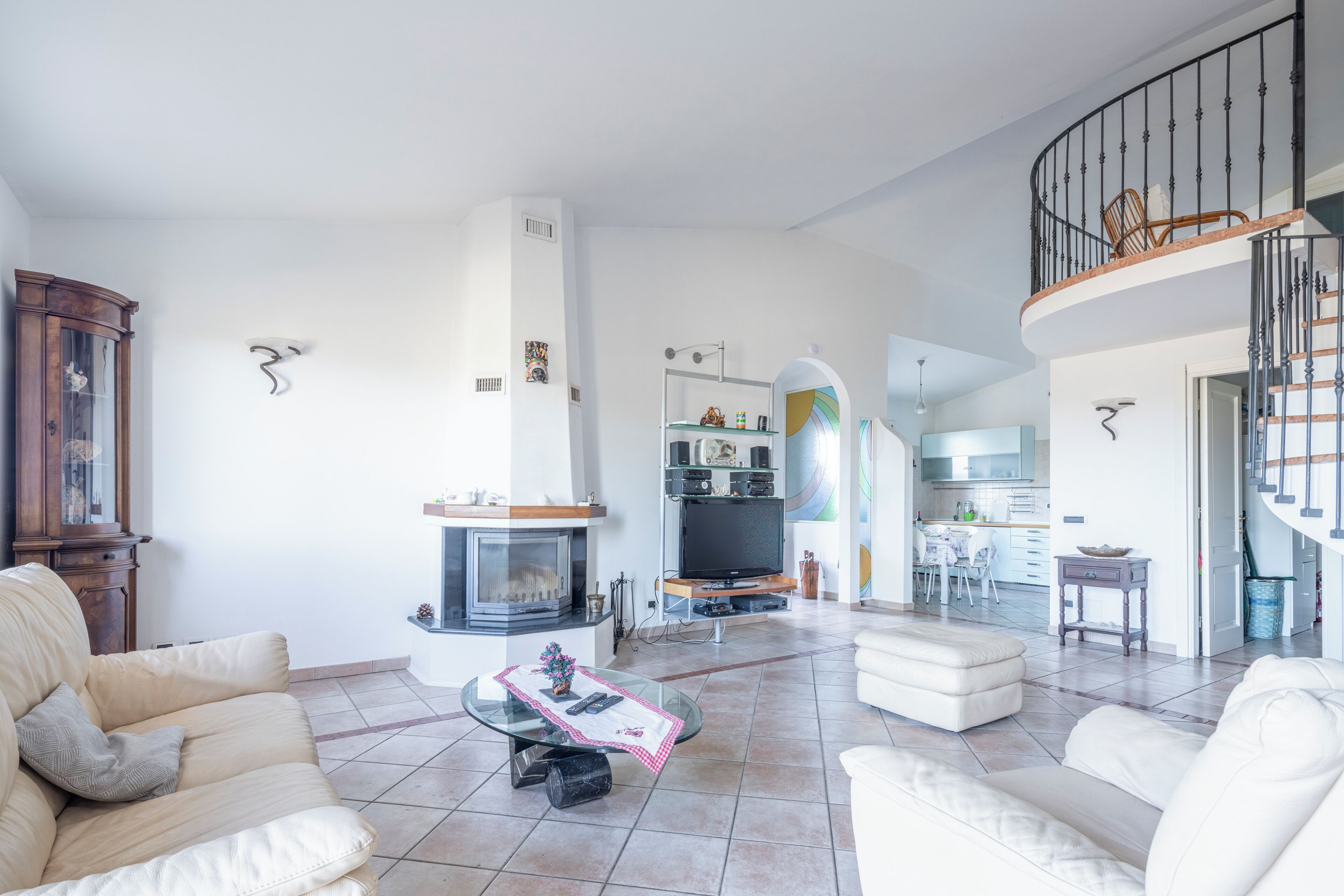 Biệt thự, quang cảnh biển | Khu phòng khách | TV màn hình phẳng 32-inch có truyền hình kỹ thuật số 