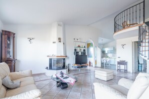 Villa, Sea View | Living area | 32-inch flat-screen TV with digital channels - Villa Agata With Private Pool Seaview (Imperia)