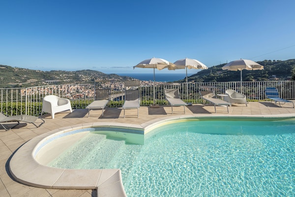 Villa Caroline, Private Pool And Sea View - Imperia