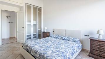 Villa, Sea View | Travel cot, free WiFi, bed sheets