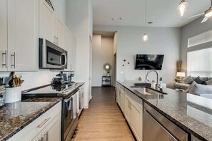 Microwave, oven, dishwasher, coffee/tea maker