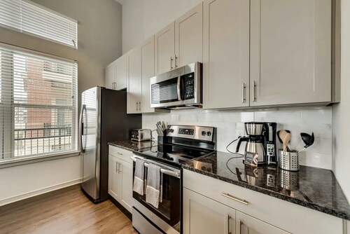 Spacious 3BD Lakeview  HWY348  Las-Colinas LC058-1