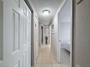 3 bedrooms, iron/ironing board, WiFi, bed sheets - 3209 Star Street Summ (Tampa)