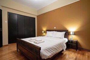2 habitaciones, tabla de planchar con plancha, internet y ropa de cama 