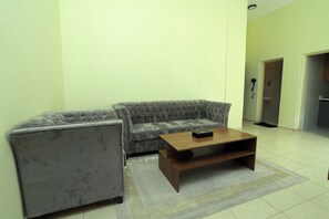 Rideaux occultants, fer et planche à repasser, Wi-Fi gratuit