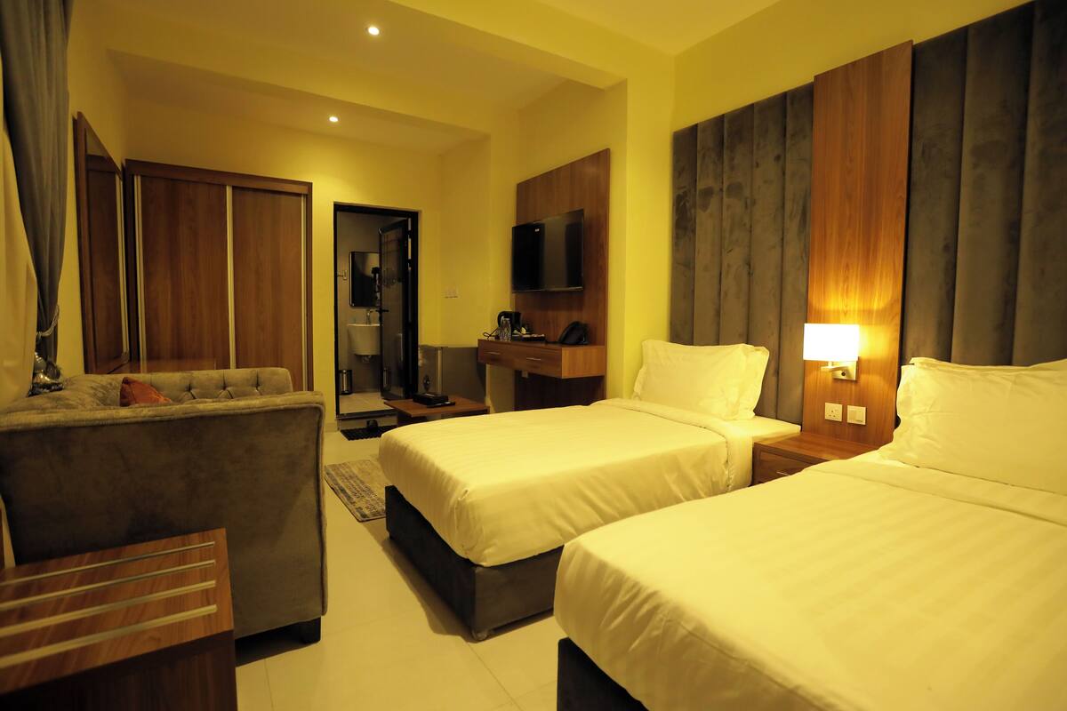 Rideaux occultants, fer et planche à repasser, Wi-Fi gratuit