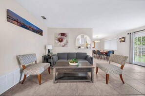 TV, fireplace, offices