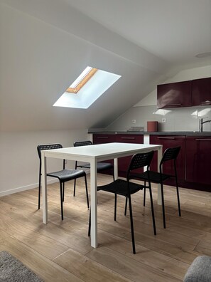 Dining - Spacious F2 15mn from PARIS (Noisy-le-Sec)