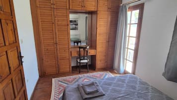 2 chambres, fer et planche à repasser, accès Internet, draps fournis