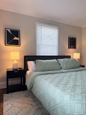 3 bedrooms, desk, iron/ironing board, free WiFi - 3bd/1bth Hidden Gem, Fast Wifi, Outdoor Space (Eden)