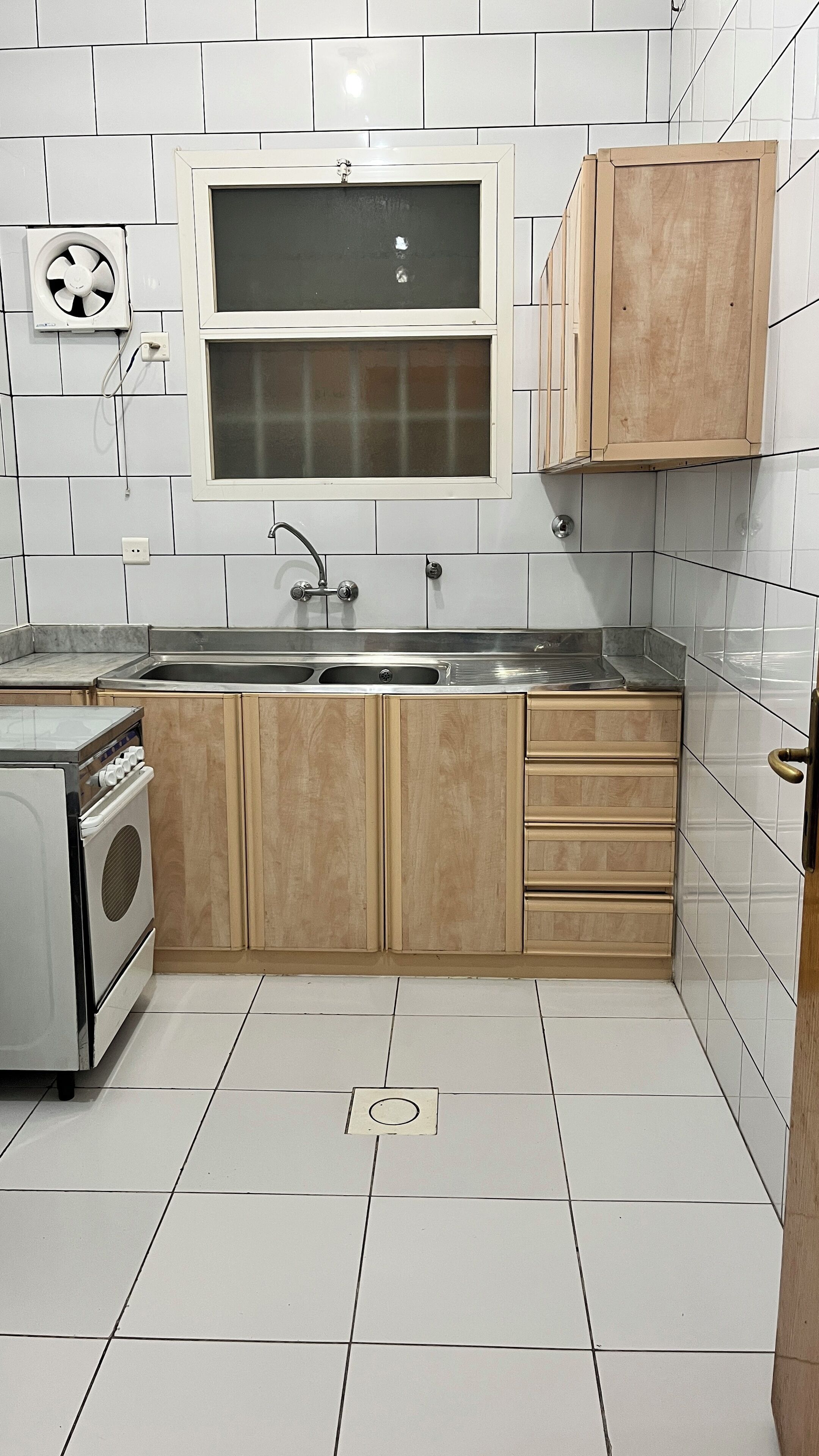 Family Apartment, City View | Private kitchen