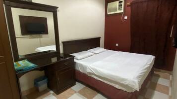 Basic Studio Suite | Premium bedding, pillow-top beds, free WiFi, bed sheets