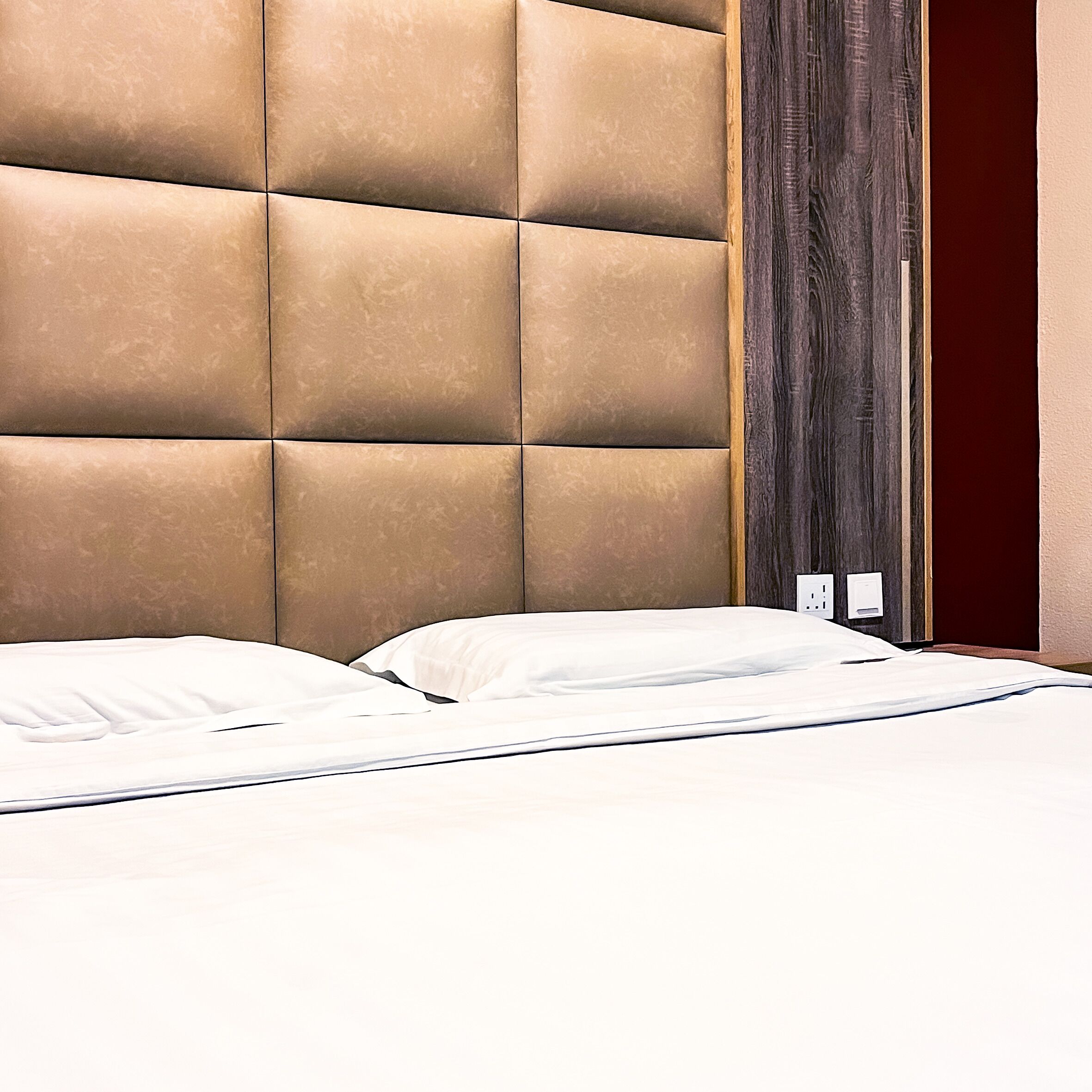 Studiosuite – basic | Sengetøy av topp kvalitet, senger med overmadrass og wi-fi (inkludert)