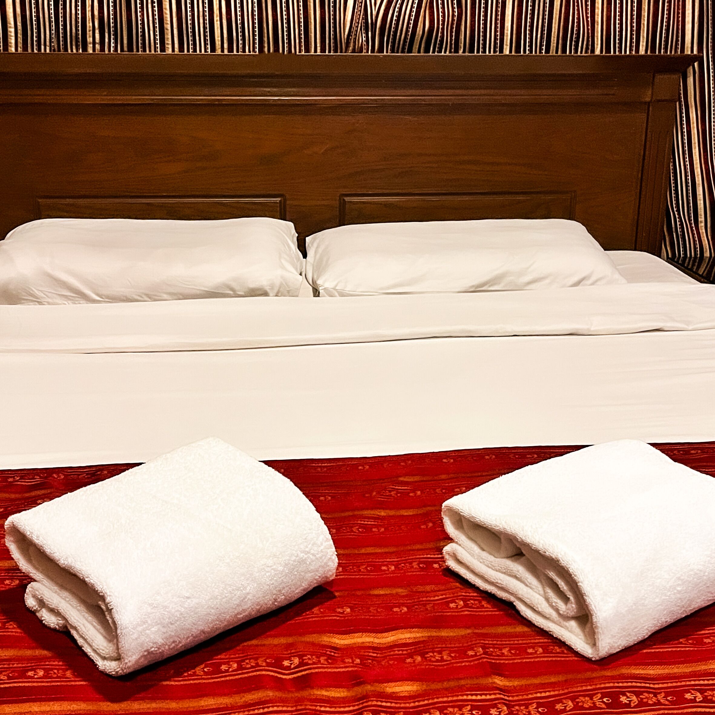 Appartement | Literie de qualité supérieure, surmatelas, Wi-Fi gratuit, draps fournis