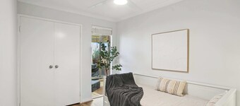Luxury 6 Bed Retreat | Ocean View |2 Living|500MBs