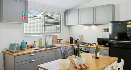 Luxury 2BR Beachside Stay | 2 Parking