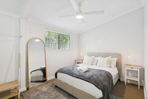 Iron/ironing board, travel cot, WiFi, bed sheets